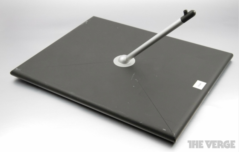 Illustration for article titled Earliest iPhone 4 and iPad Prototypes Look Pretty Ridiculous Today